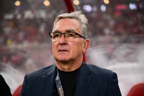 國足換帥風(fēng)波揭秘：18強賽策略調(diào)整，伊萬策略生效？