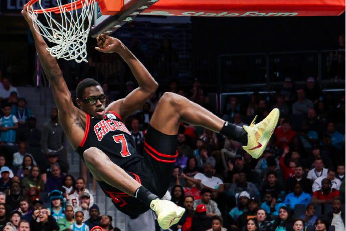 NBA常規賽：公牛加時擊敗黃蜂，終結對手8連敗直播回放