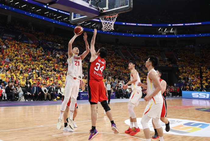 中國男籃亞預賽42分狂勝日本，兩隊攜手晉級亞洲杯正賽