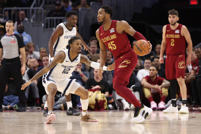 騎士 VS 灰熊：2025NBA 賽場，誰能主宰戰局？